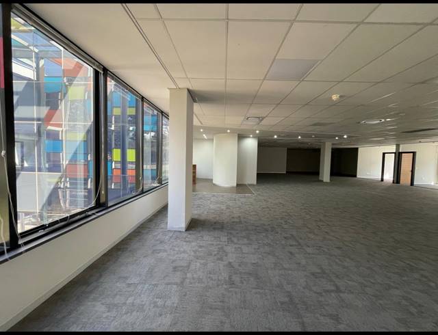 412M² OFFICE TO LET IN BRYANSTON